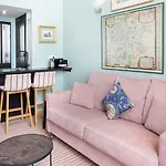 Pick A Flat\'s Apartment in Saint-Germain des Près - Rue Paul Louis Courier