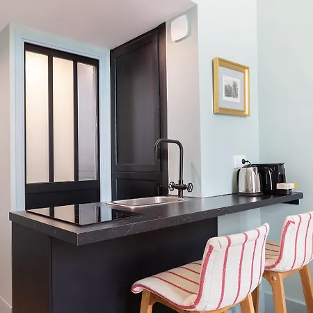 Apartment Pick A Flat's In Saint-germain Des Pres - Rue Paul Louis Courier Paris